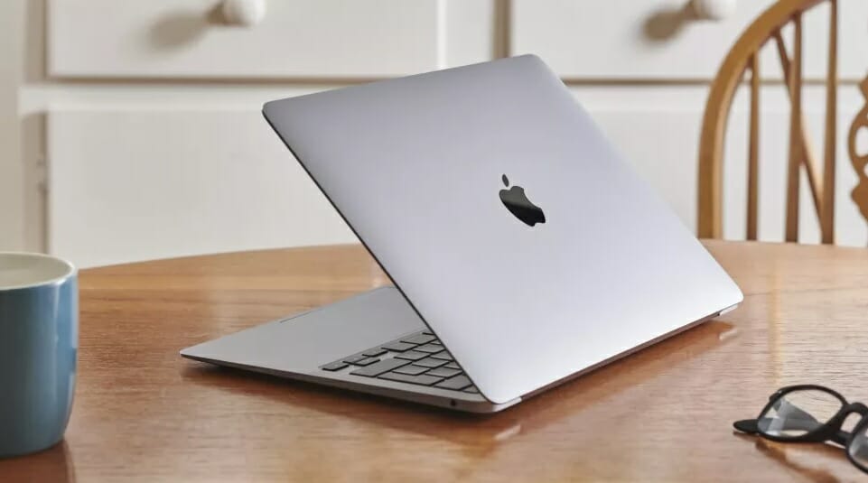 Apple MacBook Air (2020)  : بهترین لپ تاپ ارزان قیمت اپل 2_ ریون مگ 