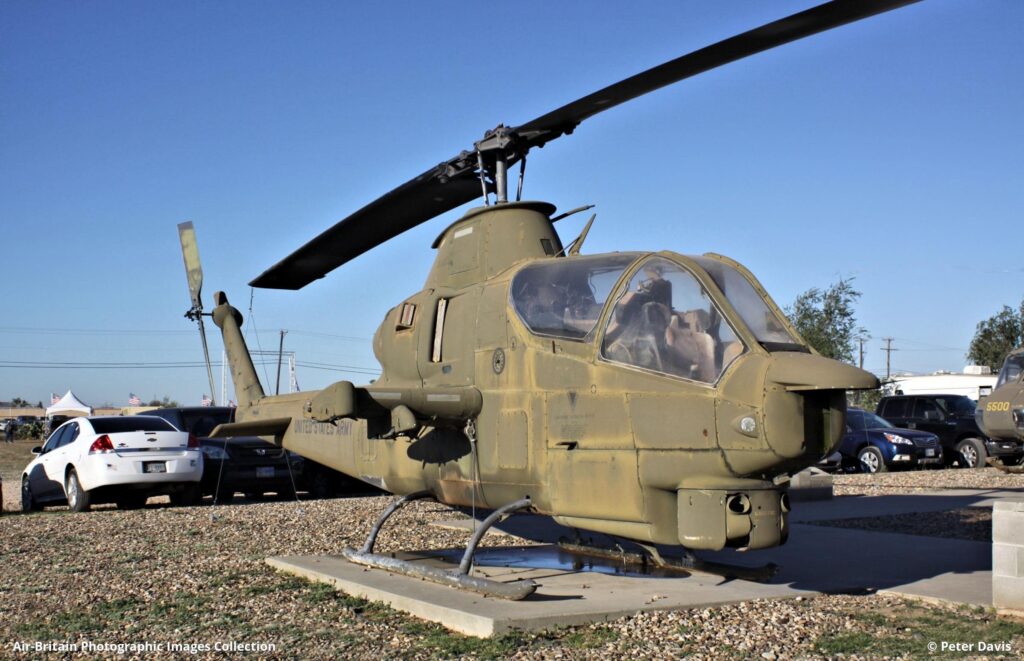 کبرا AH-1S نسل اول کبراتاو